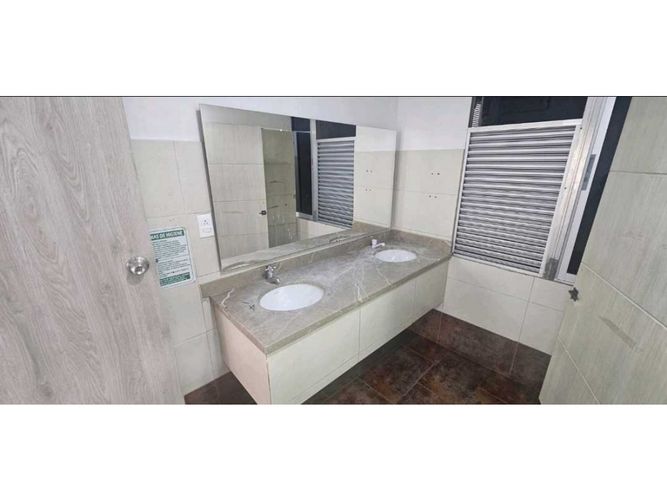 Local en  Arriendo en Laureles, Medellín - Miniatura 26