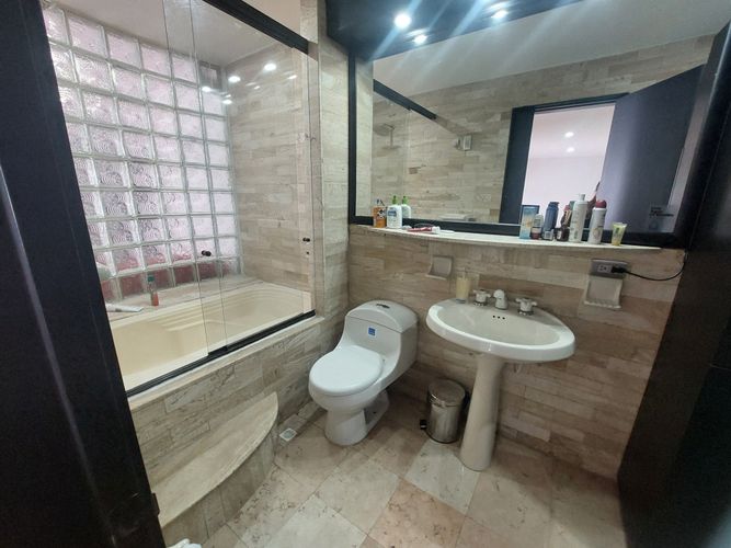 Apartaestudio en  Venta en Santa Barbara, Bogotá - Miniatura 8