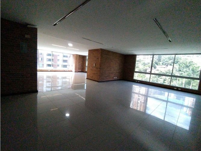 Oficina en  Arriendo en El Poblado, Medellín - Miniatura 8