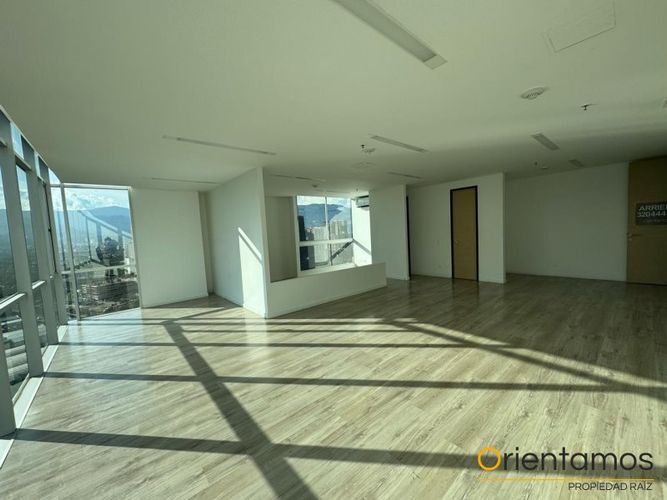 Oficina en  Arriendo en El Poblado, Medellín - Miniatura 4