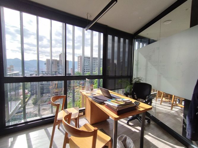 Oficina en  Arriendo en El Poblado, Medellín - Miniatura 9