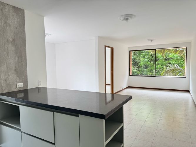 Apartamento en  Arriendo en El Poblado, Medellín - Imagen 1