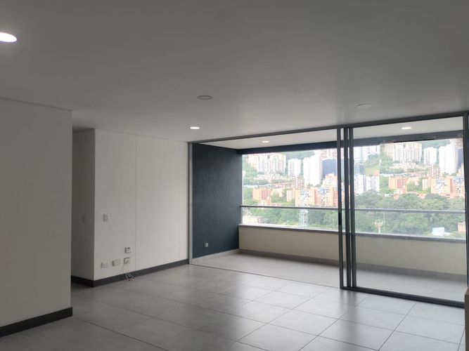 Apartamento en  Arriendo en El Poblado, Medellín - Imagen 1