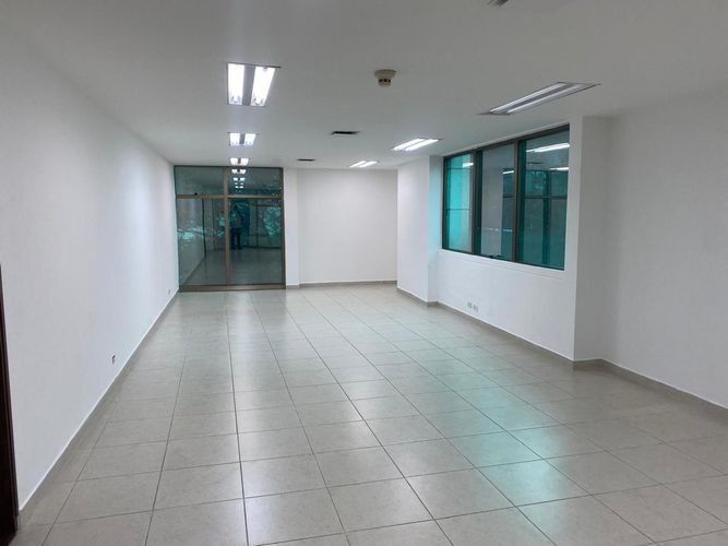 Oficina en  Arriendo en El Poblado, Medellín - Imagen 1
