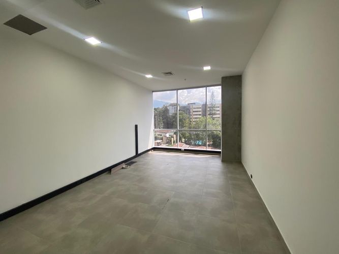 Oficina en  Arriendo en El Poblado, Medellín - Miniatura 2