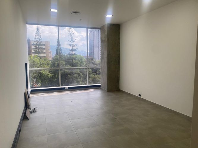 Oficina en  Arriendo en El Poblado, Medellín - Miniatura 3