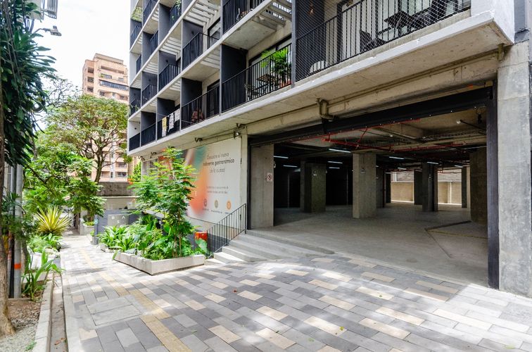 Local en  Arriendo en Medellín - Miniatura 2