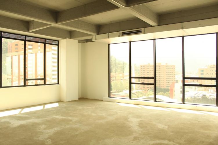 Oficina en venta en Santa Barbara, Bogotá - Imagen 1