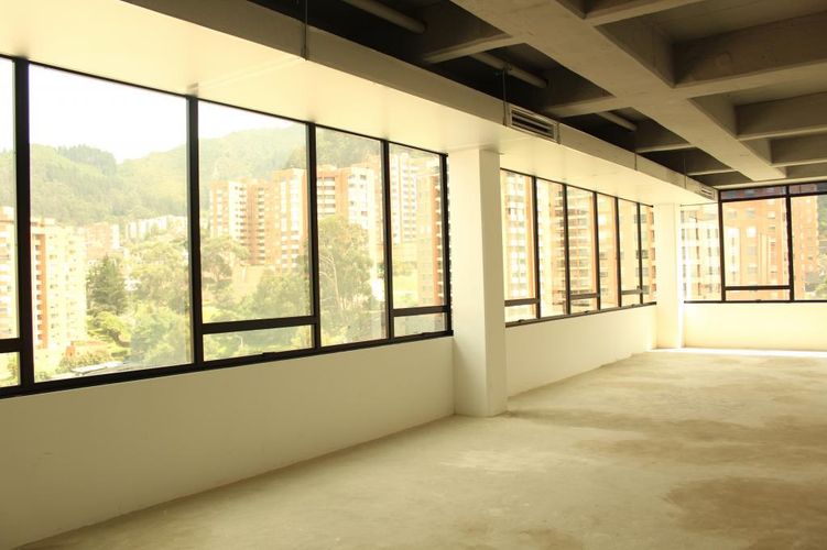 Oficina en venta en Santa Barbara, Bogotá - Miniatura 2