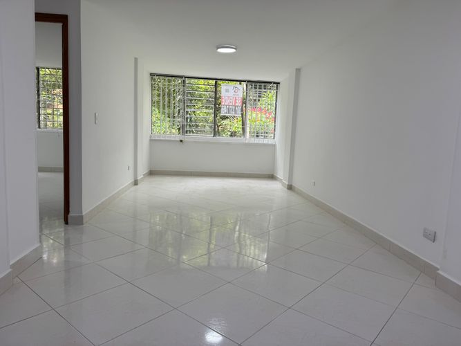 Apartamento en  Venta en Altamira, Medellín - Miniatura 2