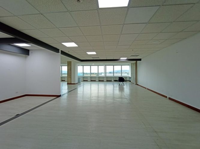 Oficina en arriendo en Puerta de teja, Bogotá - Imagen 1