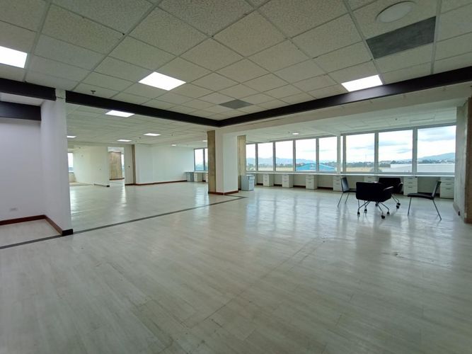 Oficina en arriendo en Puerta de teja, Bogotá - Miniatura 2