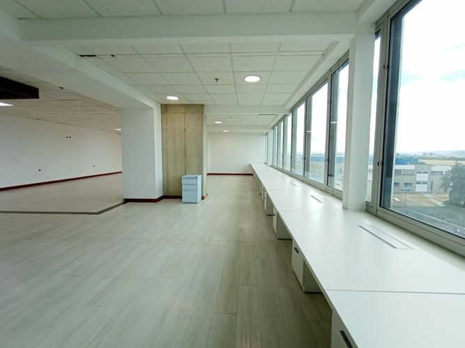 Oficina en arriendo en Puerta de teja, Bogotá - Miniatura 5
