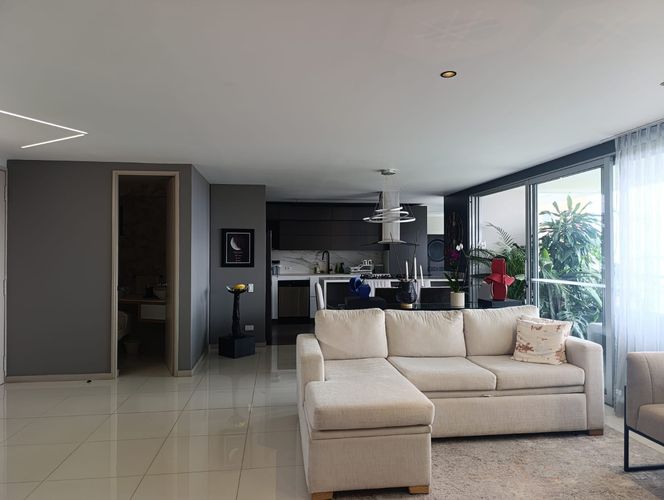 Apartamento en  Venta en El Poblado, Medellín - Imagen 1