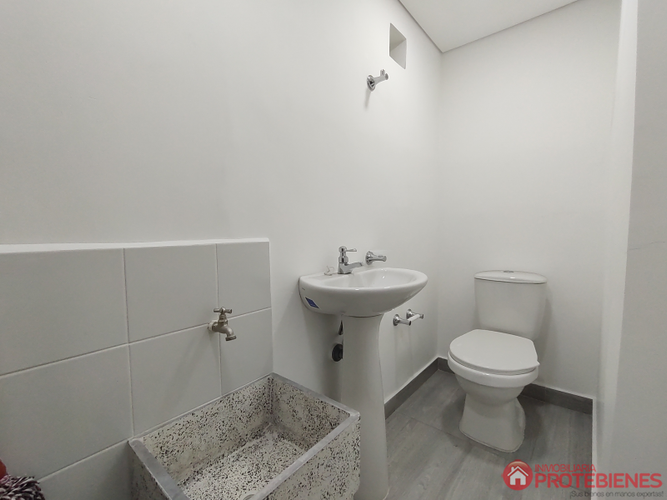 Local en  Arriendo en Conquistadores, Medellín - Miniatura 2
