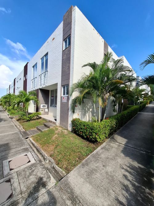 Casa en venta en Ricaurte - Miniatura 2
