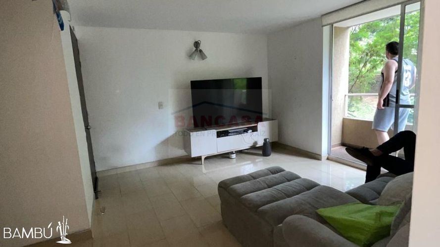 Apartamento en  Arriendo en Loma de los bernal, Medellín - Miniatura 3