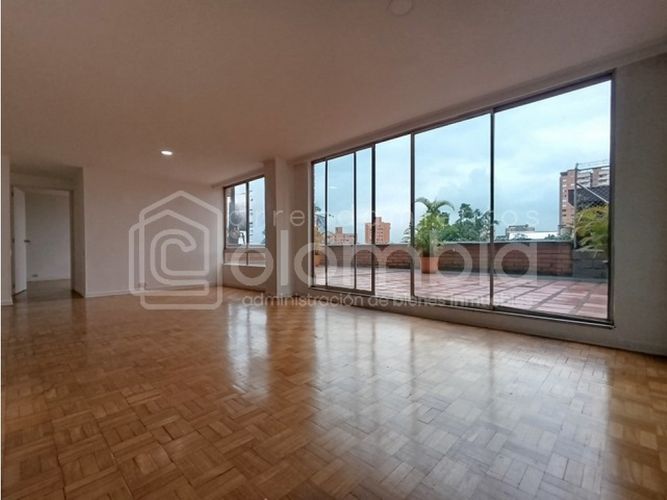 Apartaestudio en  Arriendo en El Poblado, Medellín - Imagen 1