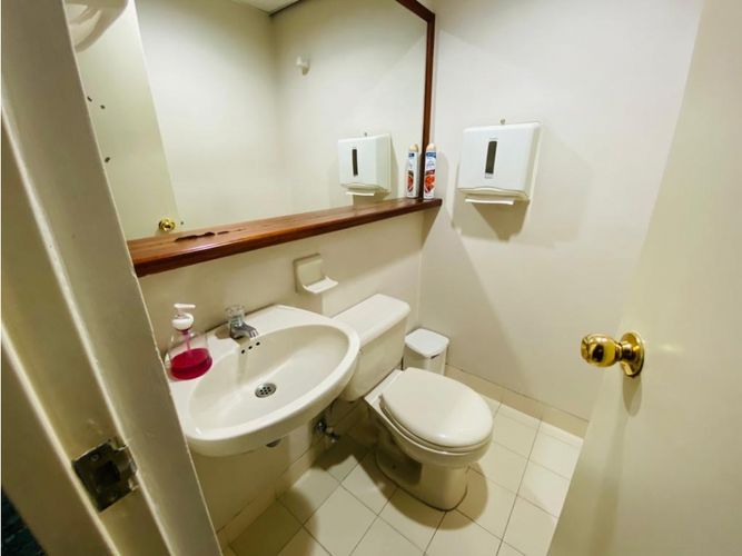 Oficina en  Arriendo en Guayabal, Medellín - Miniatura 8