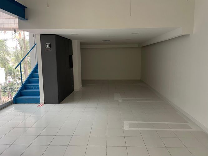Local en  Arriendo en El Poblado, Medellín - Imagen 1
