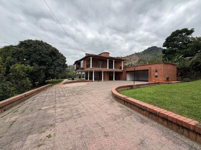Finca en  Arriendo en Sector belvedere, Bello - Imagen 1