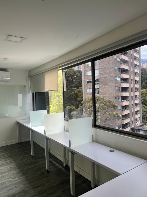 Oficina en  Arriendo en Altos del poblado, Medellín - Miniatura 2