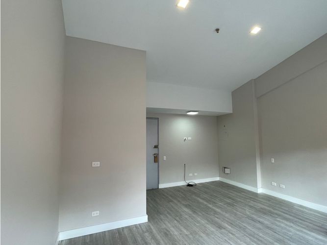 Oficina en  Arriendo en Milla de Oro, Envigado - Miniatura 3