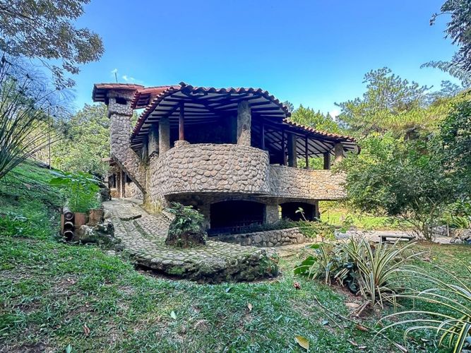 Finca en  Arriendo en Cuervos, San rafael - Imagen 1