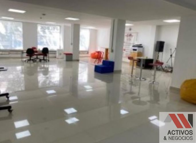 Oficina en  Arriendo en Laureles, Medellín - Imagen 1