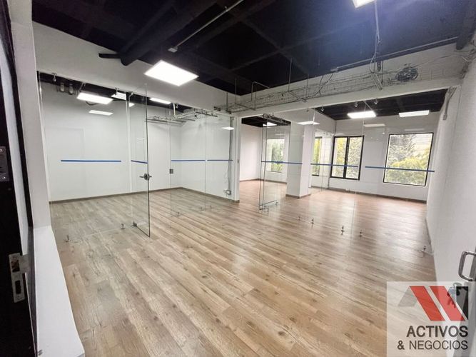 Oficina en  Arriendo en El Poblado, Medellín - Imagen 1
