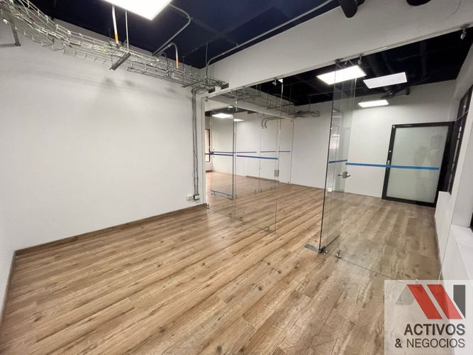 Oficina en  Arriendo en El Poblado, Medellín - Miniatura 2