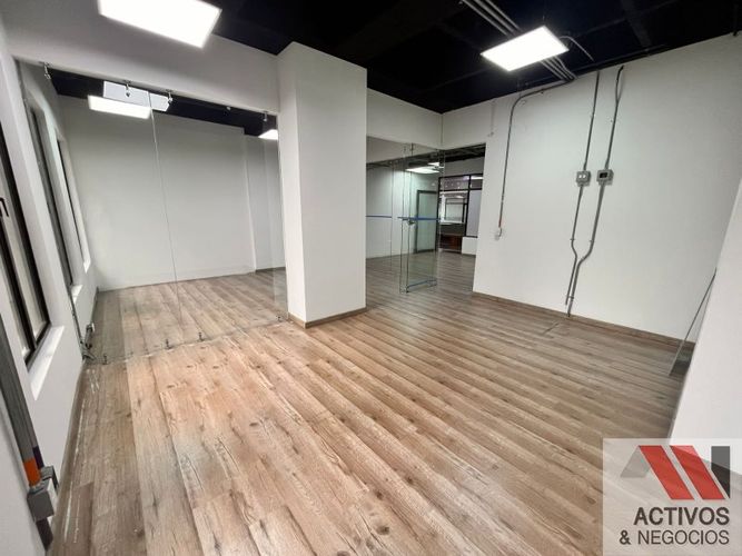 Oficina en  Arriendo en El Poblado, Medellín - Miniatura 3