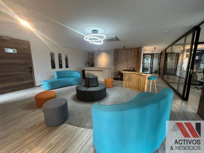 Oficina en arriendo en El Poblado, Medellín - Miniatura 4