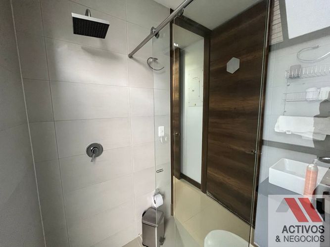 Oficina en arriendo en El Poblado, Medellín - Miniatura 8