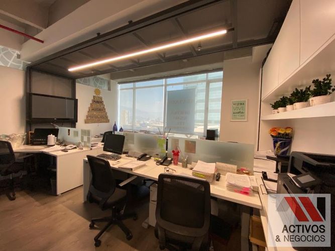 Oficina en venta en El Poblado, Medellín - Miniatura 3