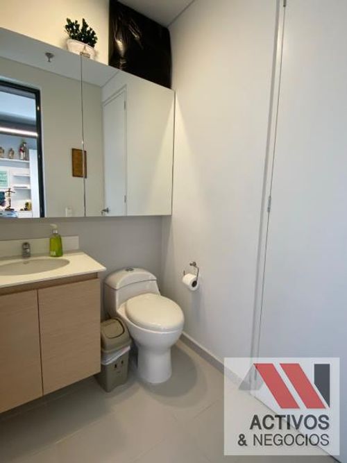 Oficina en venta en El Poblado, Medellín - Miniatura 7