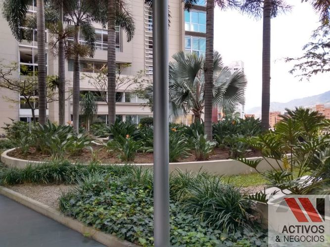 Oficina en venta en El Poblado, Medellín - Miniatura 4