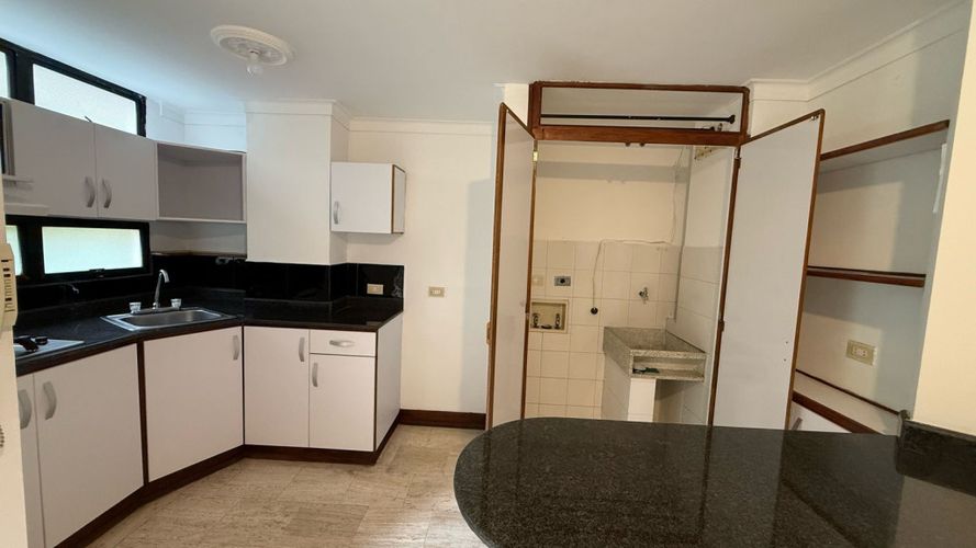 Apartaestudio en  Venta en Laureles, Medellín - Miniatura 2