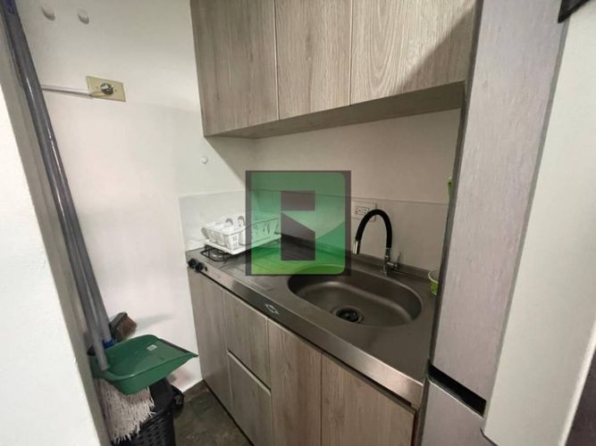 Apartaestudio en  Arriendo en Laureles, Medellín - Imagen 1