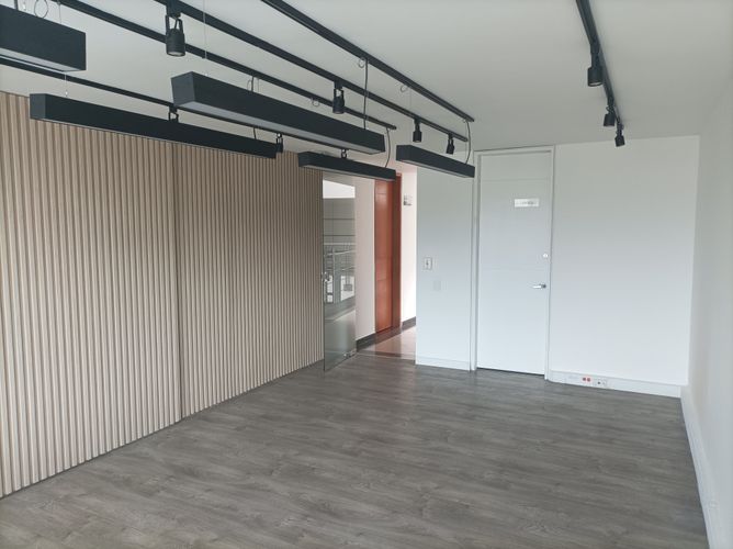 Oficina en  Arriendo en Lago gaitan, Bogotá - Miniatura 6