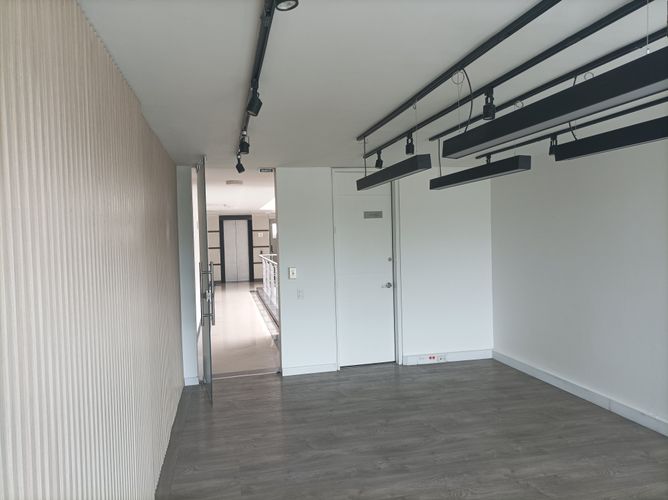 Oficina en  Arriendo en Lago gaitan, Bogotá - Miniatura 7