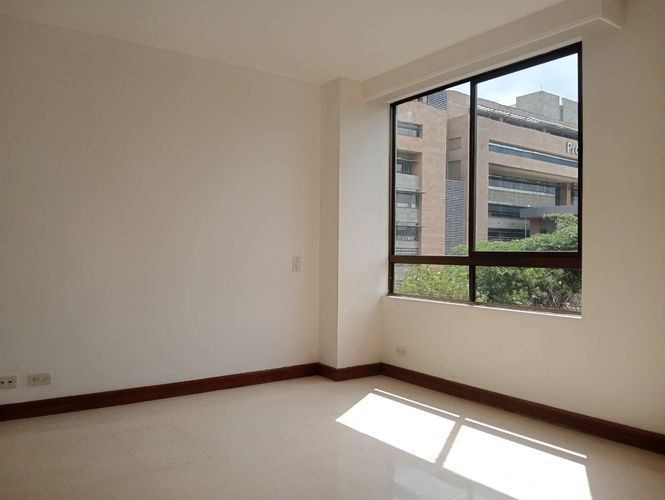 Apartamento en Arriendo en Laureles, Medellín - Miniatura 2