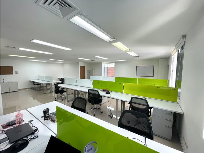Oficina en  Arriendo en Milla de Oro, Medellín - Miniatura 3