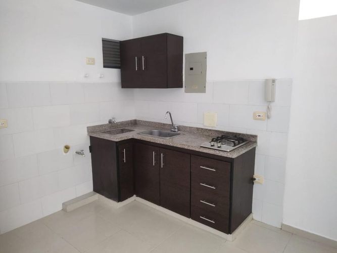 Apartaestudio en arriendo en Ciudad jardin, Cali - Miniatura 4