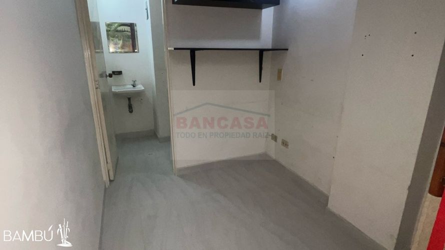 Oficina en arriendo en El Poblado, Medellín - Miniatura 3