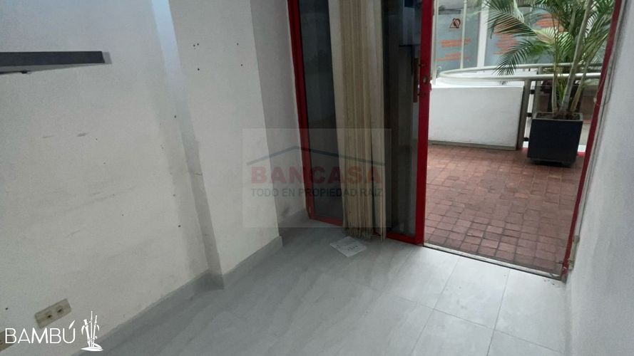 Oficina en arriendo en El Poblado, Medellín - Miniatura 5