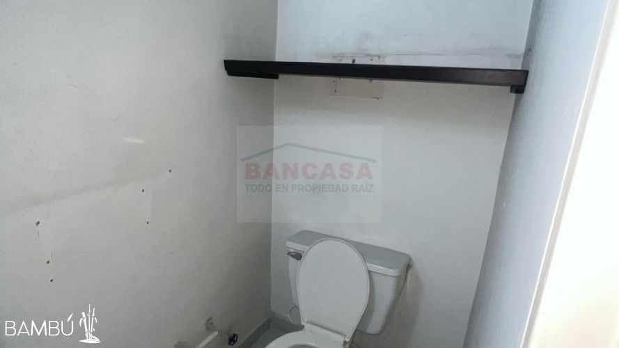 Oficina en arriendo en El Poblado, Medellín - Miniatura 6