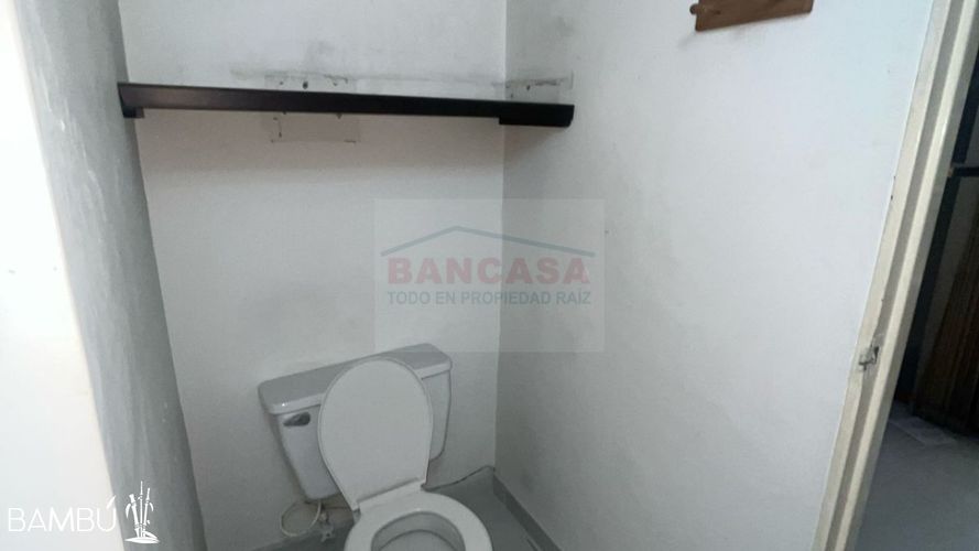 Oficina en arriendo en El Poblado, Medellín - Miniatura 7
