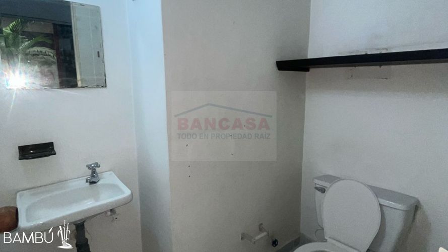 Oficina en arriendo en El Poblado, Medellín - Miniatura 9