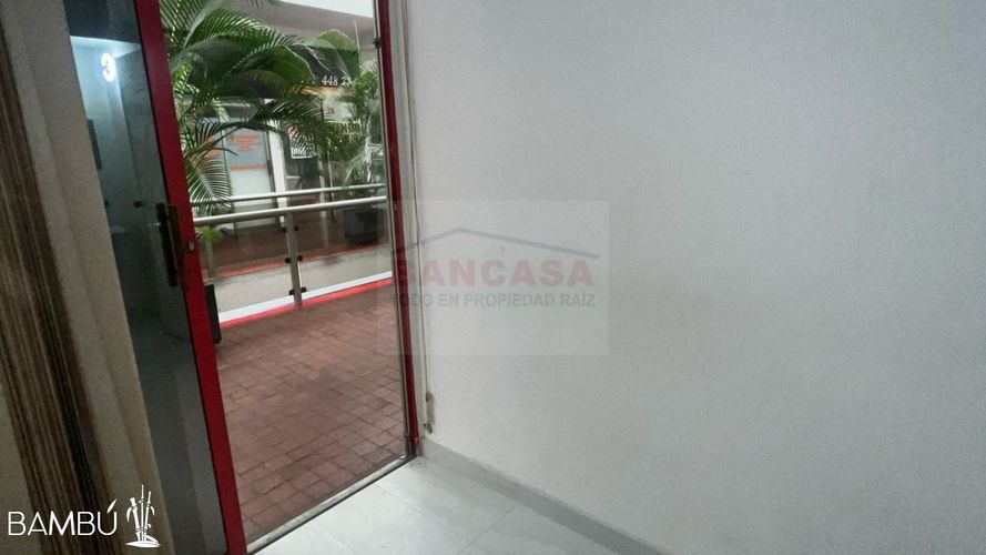 Oficina en arriendo en El Poblado, Medellín - Miniatura 10